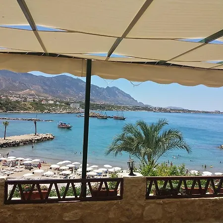 Pine Bay Boutique & Cakistes Restaurant Hotel 3*