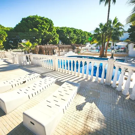 Hotel Pine Bay Boutique & Cakistes Restaurant 3*