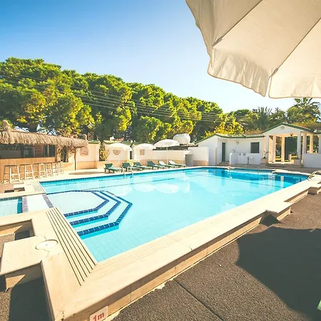 Pine Bay Boutique & Cakistes Restaurant 3*
