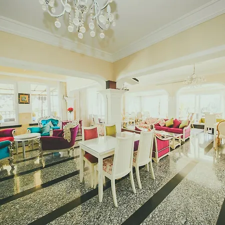 Pine Bay Boutique & Cakistes Restaurant 3* Cirénia